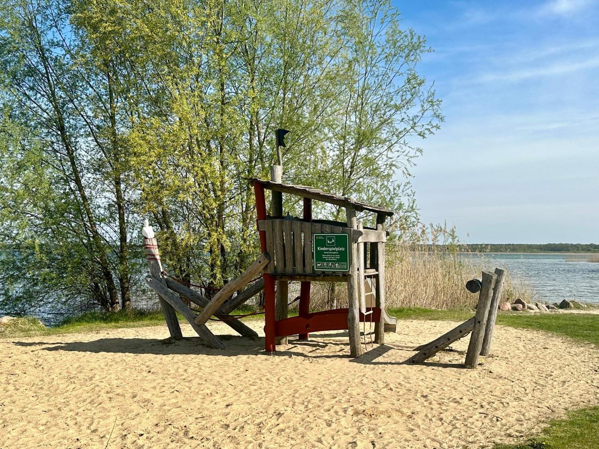Kapitaens-Bungalow Am See Göhren-Lebbin Dış mekan fotoğraf